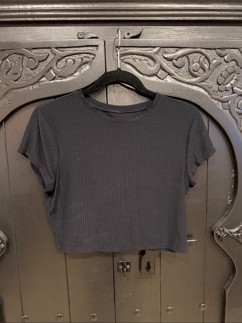 ALO Yoga Black Ribbed Short Sleeve Crop Tee